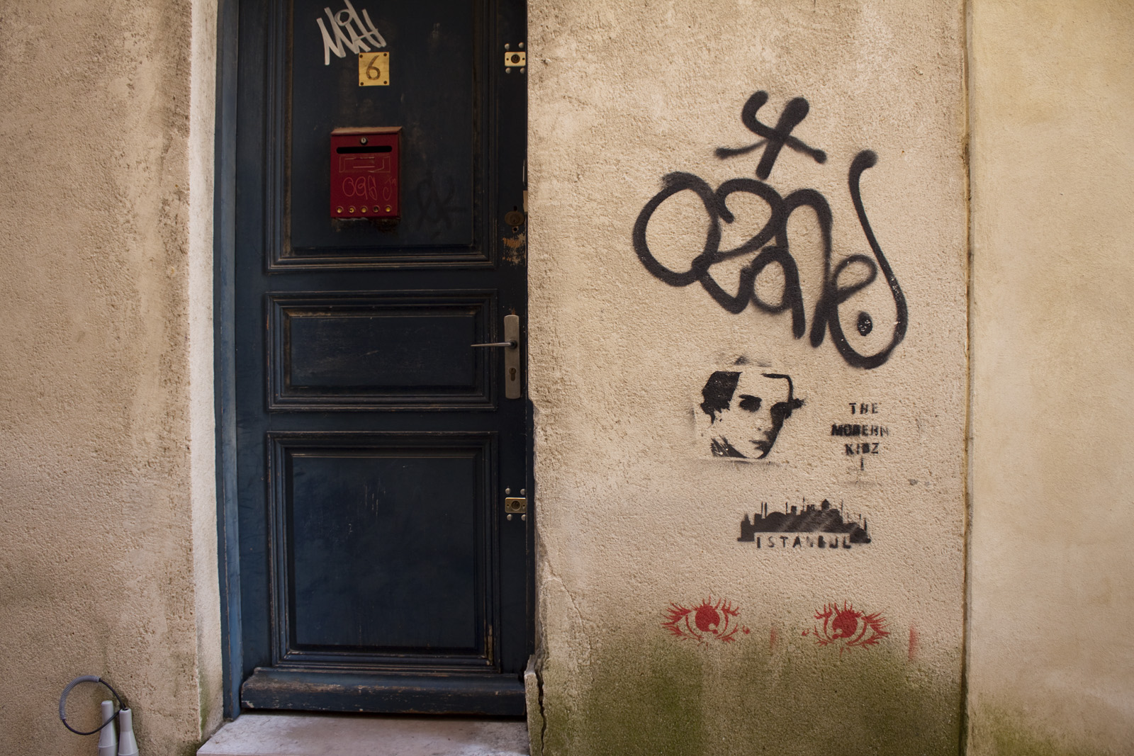 Avignon Door & Wall