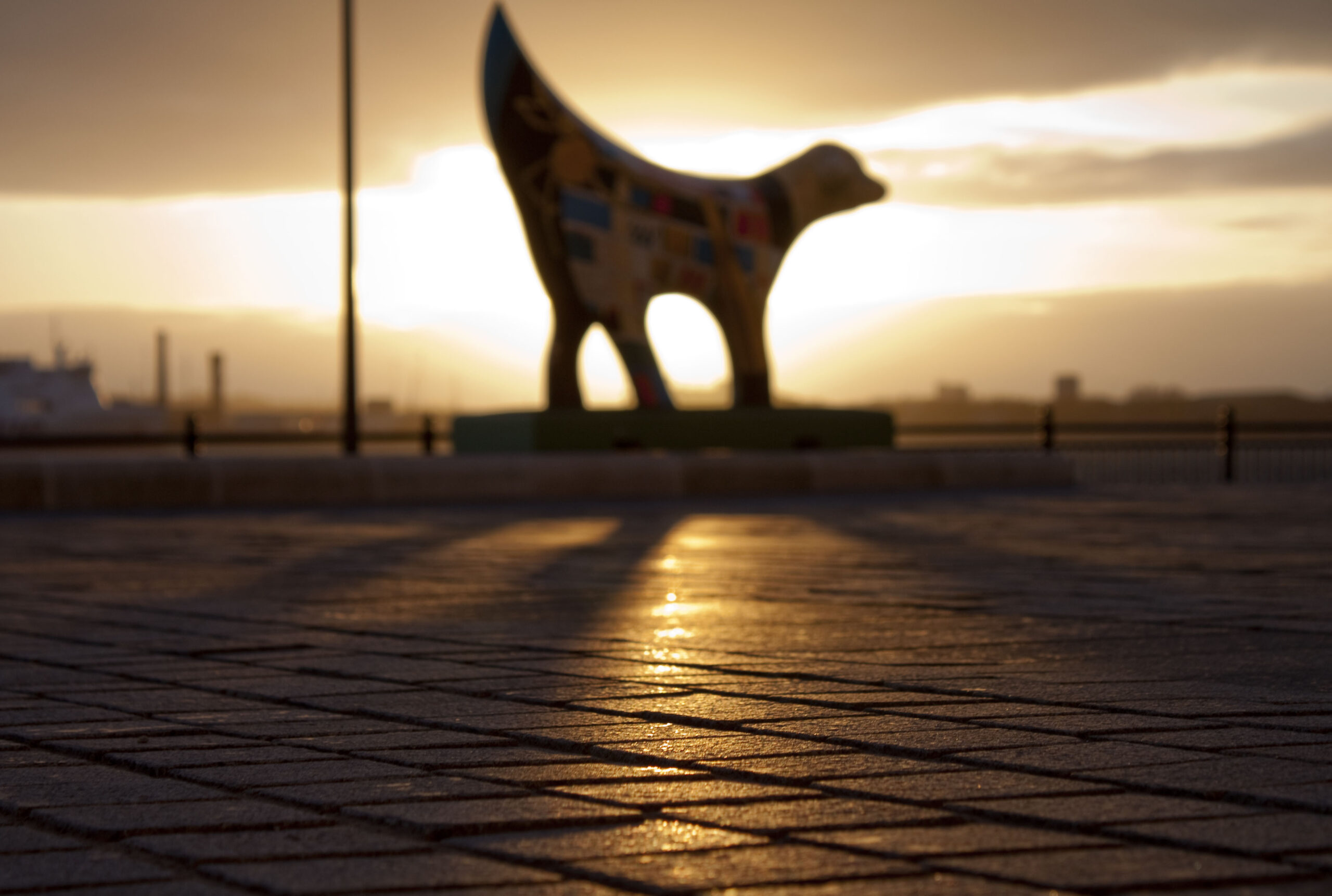 Superlambanana Silhouette